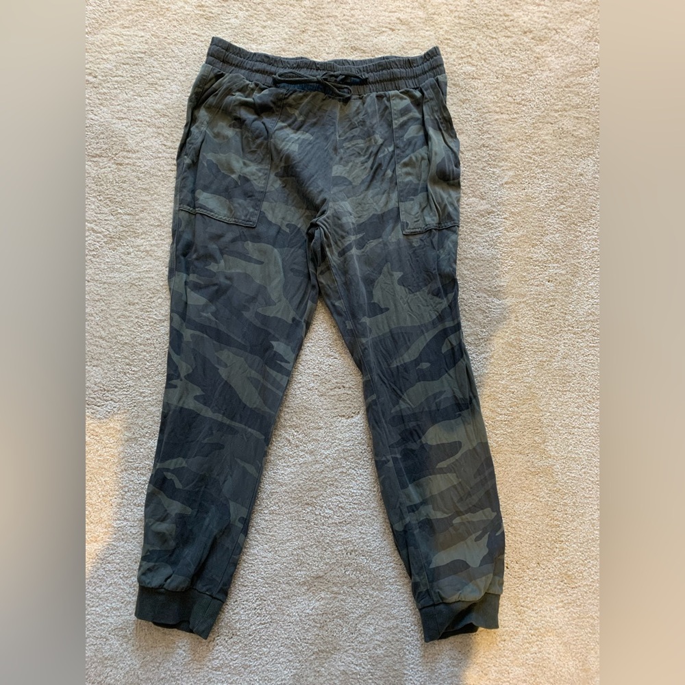 Wishlist camo joggers